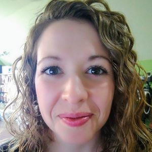 Meet your Posher, Lara